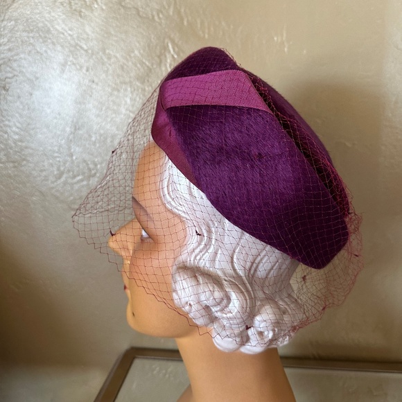 STUPENDOUS 1940s\' PURPLE FURRY FELT TAM WITH MATCHING VEIL main image 11
